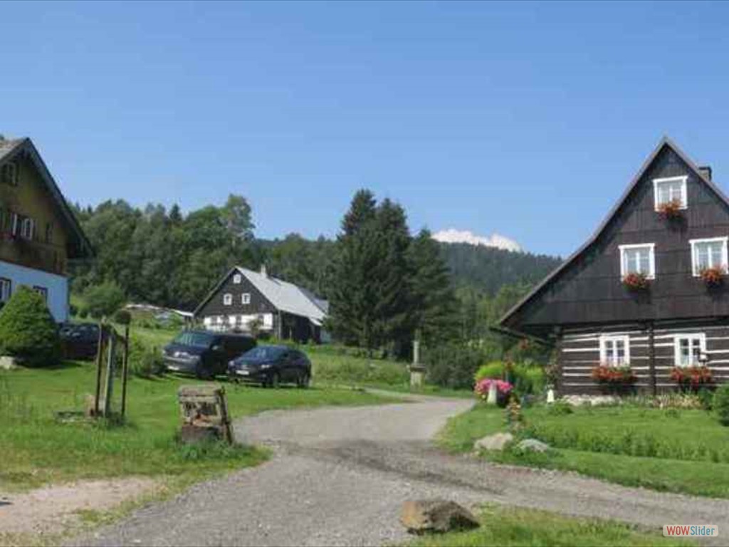 sehr schöne alte ,gepflegte Bauernhäuser aus dem Mitteldorf in Bärnwald